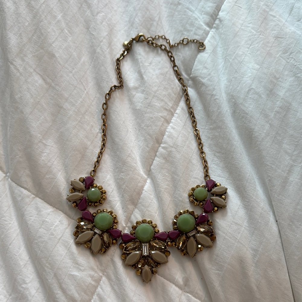 Elegant Gold and Green Statement Necklace